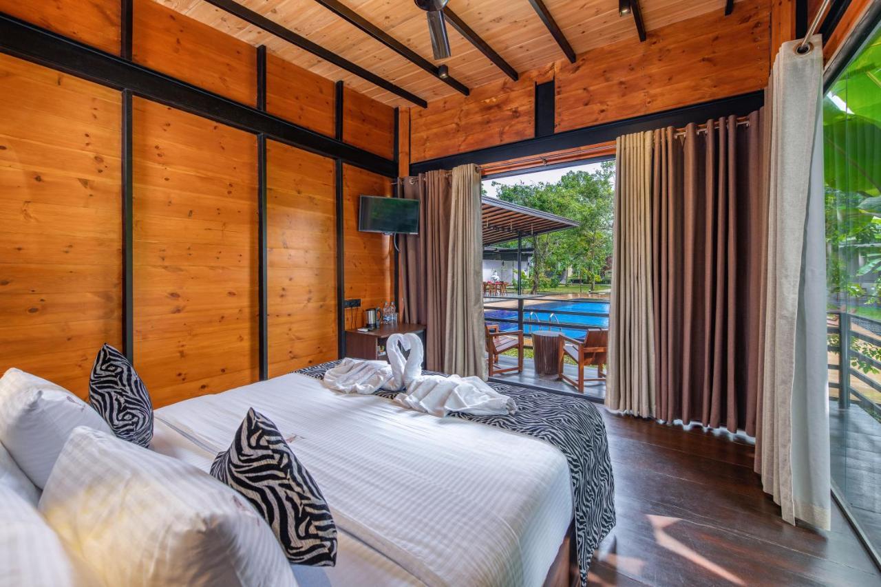 Atha Resort Sigirîya Extérieur photo A room at the resort
